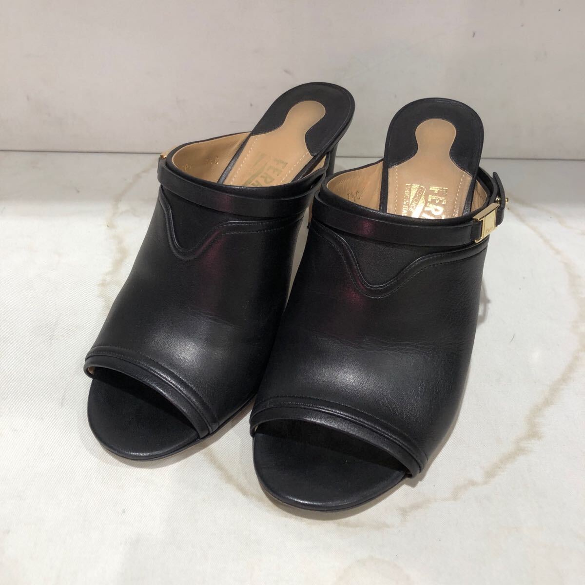 ts20250621[Salvatore Ferragamo] Salvatore Ferragamo сандалии кожа высокий каблук черный 7 1/2