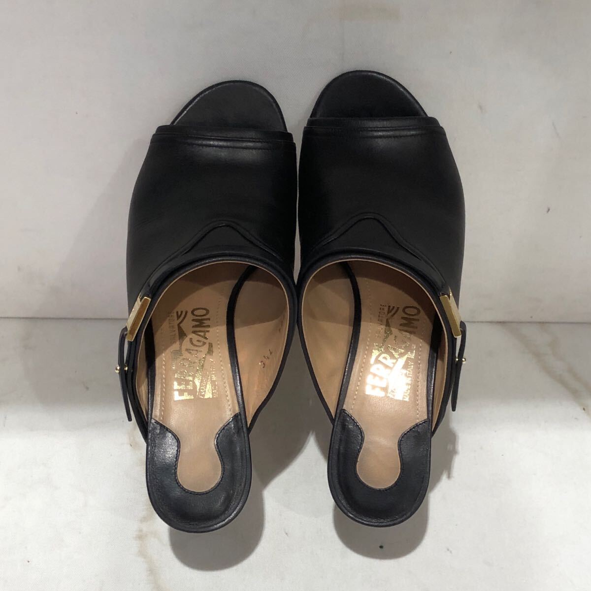 ts20250621[Salvatore Ferragamo] Salvatore Ferragamo сандалии кожа высокий каблук черный 7 1/2