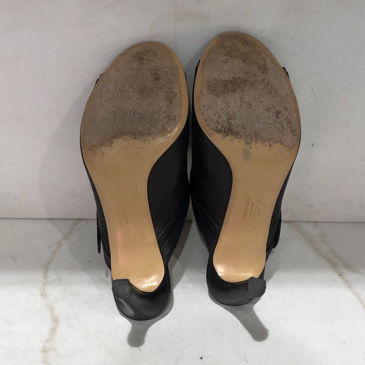 ts20250621[Salvatore Ferragamo] Salvatore Ferragamo сандалии кожа высокий каблук черный 7 1/2