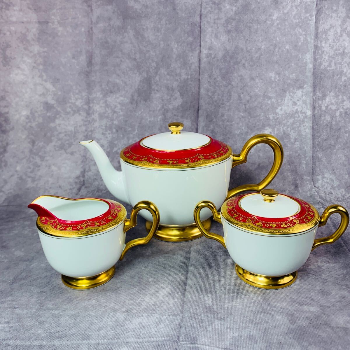 大倉陶園ミルクポット （クラウン エンボス）未使用美品　（131） NIHY オールド大倉陶園 1929年 大倉陶園の白 ゴールドライン ボウル 6