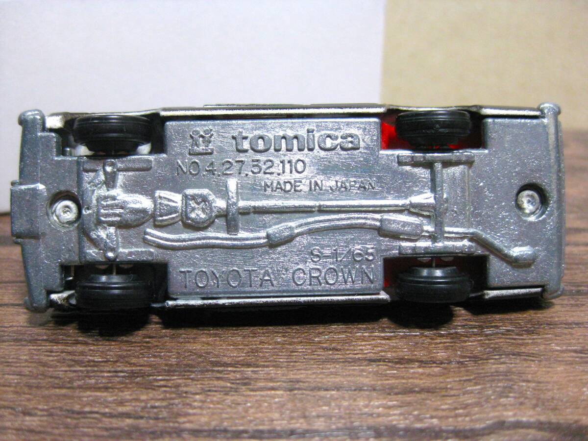  чёрный коробка * Tomica 4-3 Toyota Crown патрульная машина ( материалы не размещение товар | сиденье вид другой )