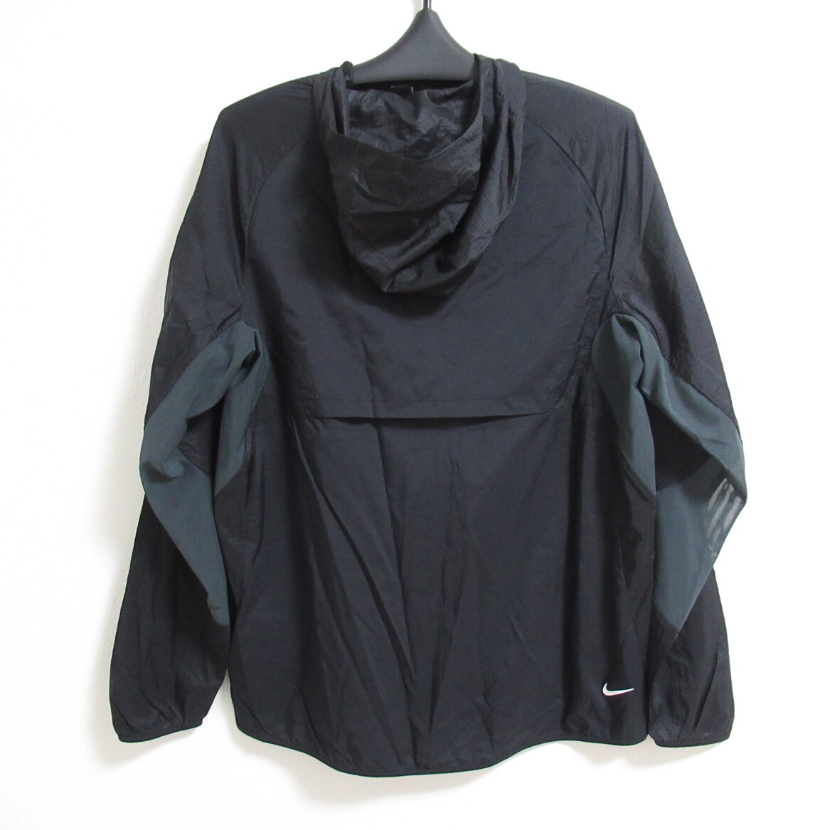 新品 NIKE メンズ【S】トレイル エアリーズ 薄手 ランニングジャケット 黒 ナイキ トレイル - アイリーズ ランニング ジャケット - DISTANCE