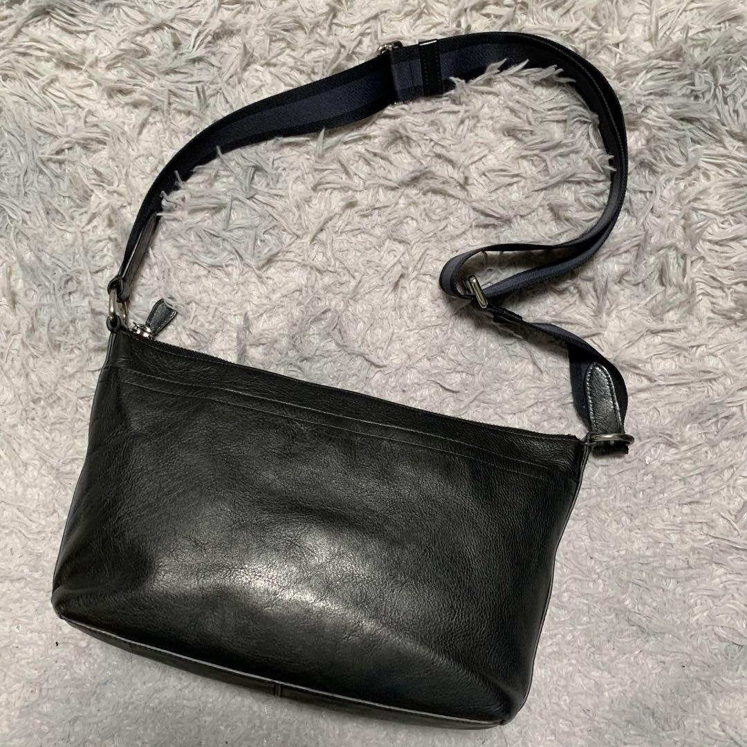 美品 COACH コーチ ヘリテージウェブ ショルダーバッグ 斜め掛け 肩がけ 型押しロゴ 通勤 ビジネス オールレザー 黒 ブラック メンズ