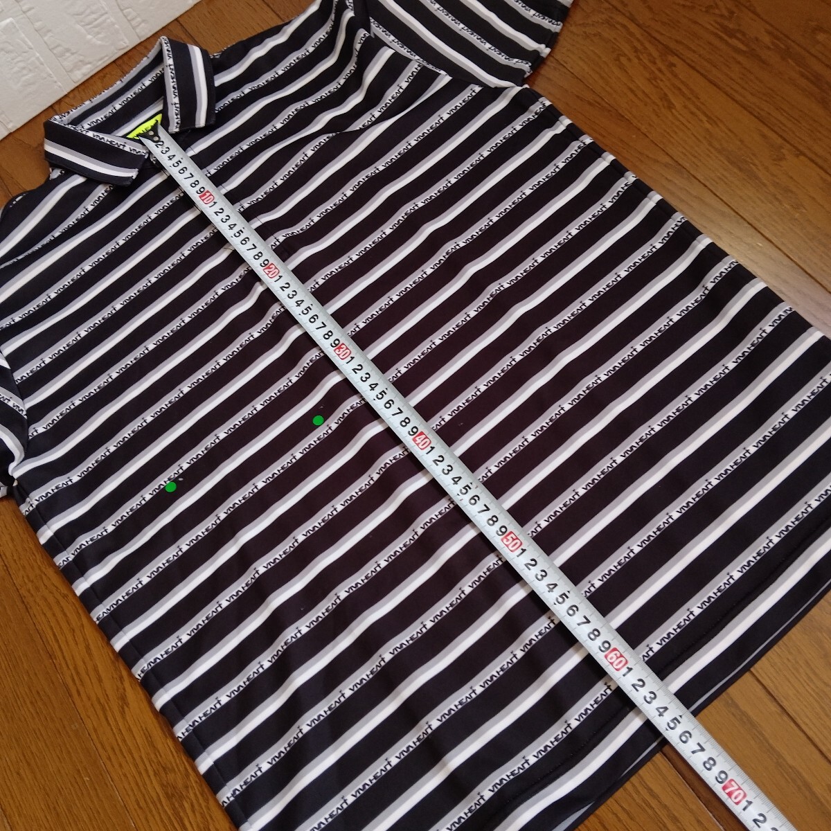 2040【中古】VIVA HEART GOLF　ビバハートゴルフ　ゴルフウェア　半袖ポロシャツ　メンズサイズ　L（50）黒グレー白ボーダー柄_画像3