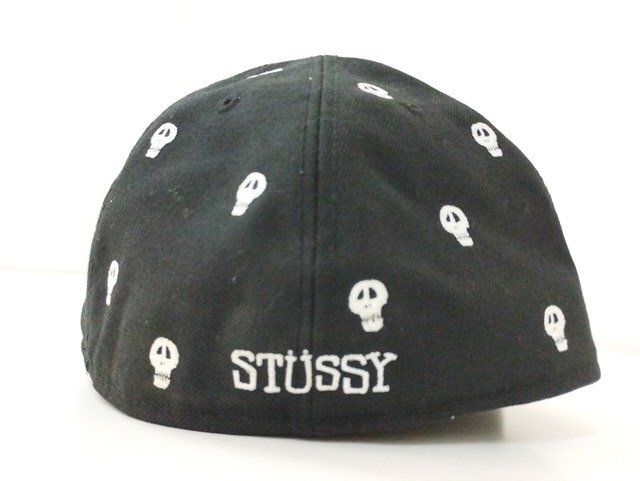 X191a [コラボ] STUSSY×NEW ERA ステューシー×ニューエラ キャップ 7?3/4 61.5cm ブラック 59FIFTY スカル刺繍 | ファッション小物 Q