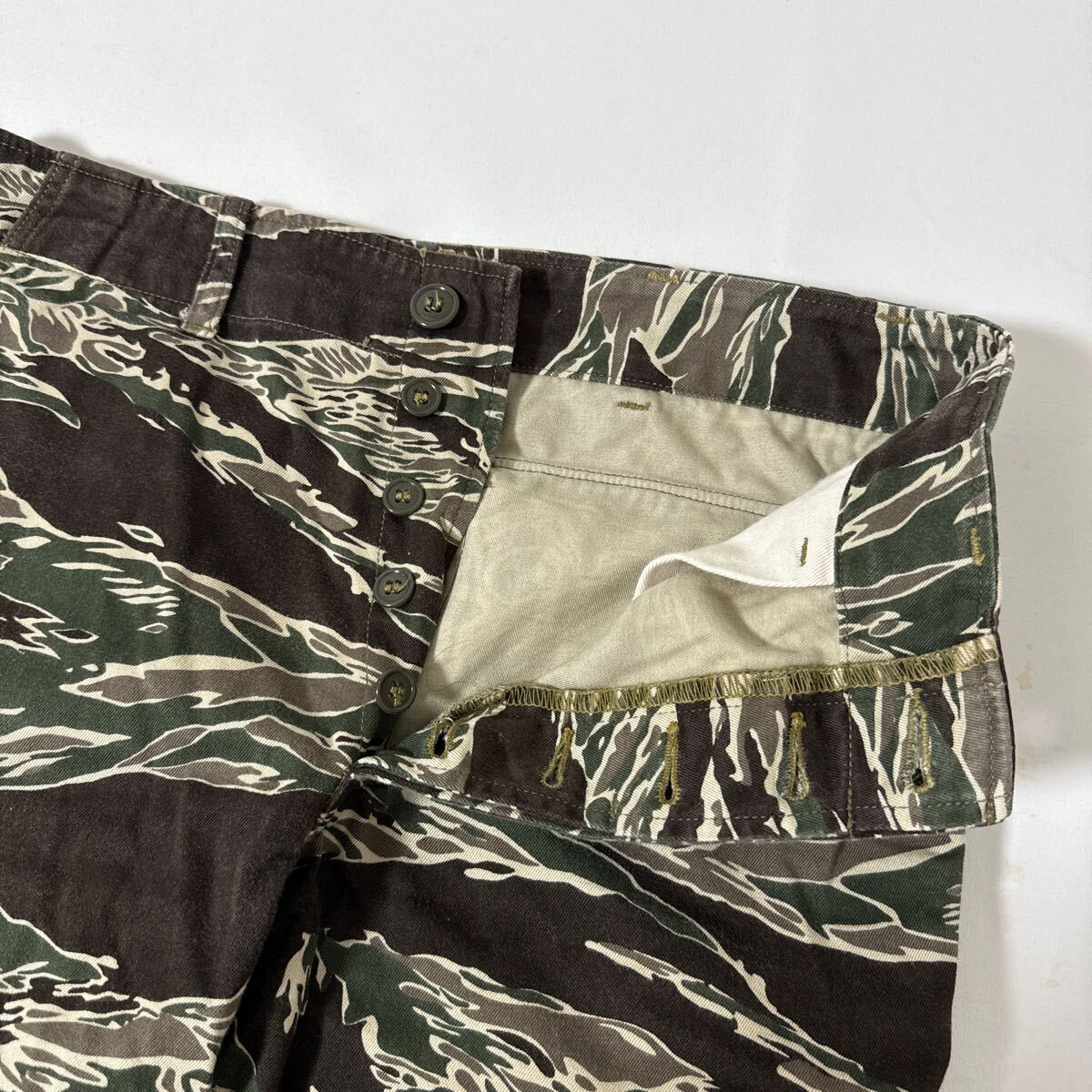 美品 リアルマッコイズ タイガーストライプ カーゴ ショーツ SREAL McCOY cargo shorts ナム戦 ベトナム 
