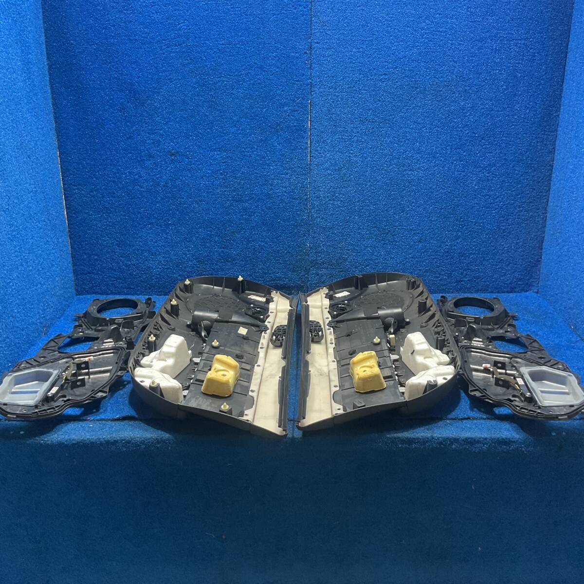 [AK-0029317][N2] H24 Mazda Roadster NCEC NC RHT RS поздняя версия 6 скорость [ дверей отделка внутренняя обшивка левый правый ] 604248