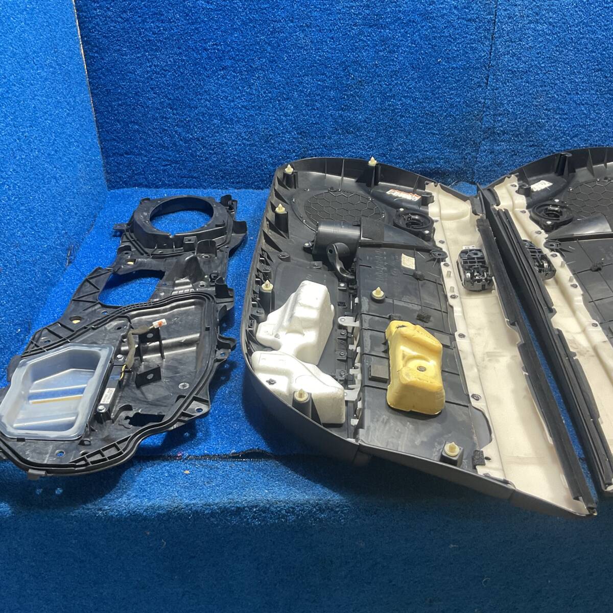[AK-0029317][N2] H24 Mazda Roadster NCEC NC RHT RS поздняя версия 6 скорость [ дверей отделка внутренняя обшивка левый правый ] 604248