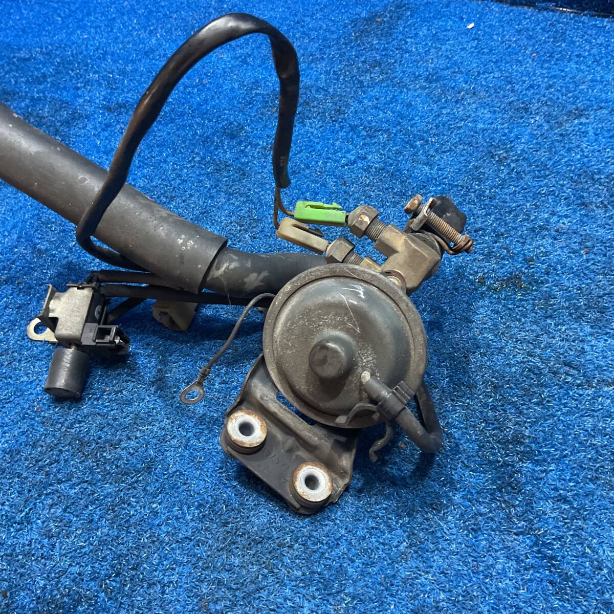 [AK-0029479][Z3] S61 舊車 トヨタ カローラレビン AE86 GT-APEX MT　『　 純正 オートエアコン用 ヒーターバルブ 　』　543066