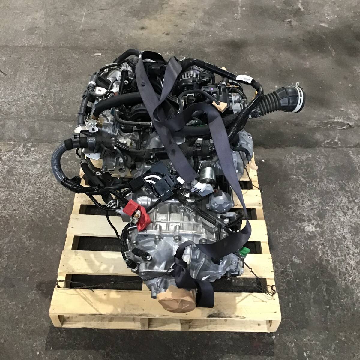 [AK-0029538] R06 ダイハツ ハイゼット カーゴ S700V　『　5360km エンジン ATミッション付き KF-VE　作動確認済み　』　623836_画像2