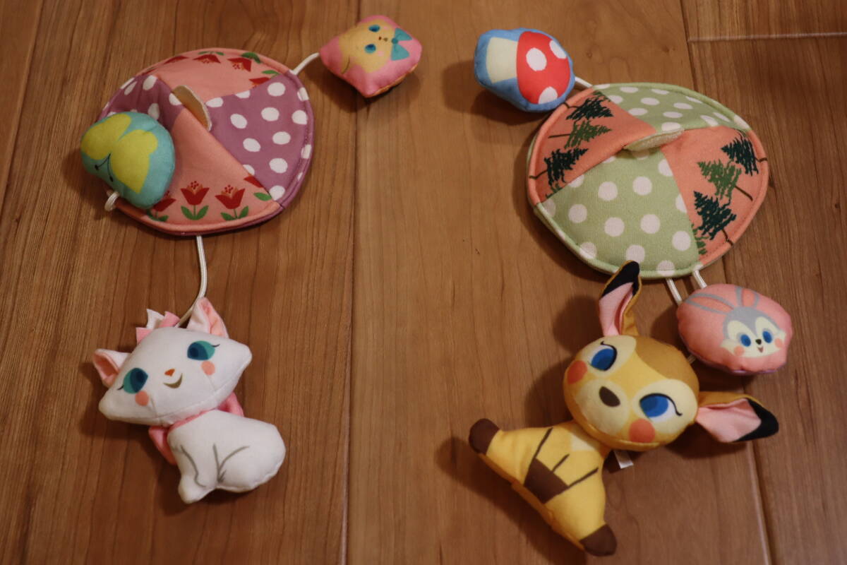 【送料無(wú)料】タカラトミー ディズニー キャラクターズ やわらかガラガラメリーデラックスプラス 折りたたみベビーベッド対応