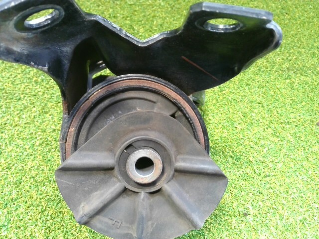 パレット DBA-MK21S その他 E/G部品 SW TS K6AT Z7T 11610-58JA1 エンジンマウント B3_画像4