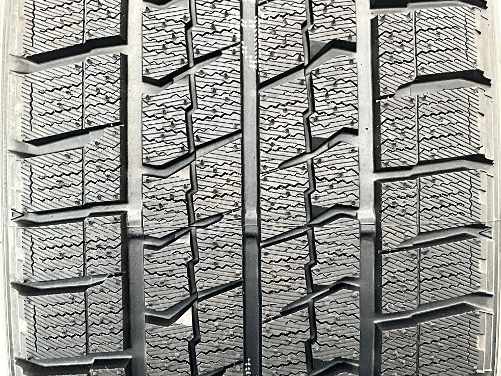 新品タイヤ 1本のみ 235/40R19 96Q グッドイヤー ICE NAVI ZEA II 冬 スタッドレス 235/40/19 カムリ/ボクスター b11835_画像2