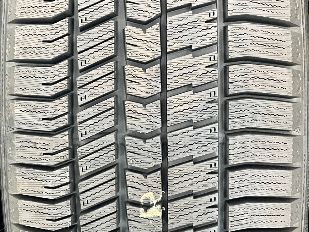 新品タイヤ 処分特価 4本セット 245/40R19 98Q グッドイヤー ICENAVI8 冬 スタッドレス 245/40/19 ヴェルファイア ハイブリッド b11864_画像2