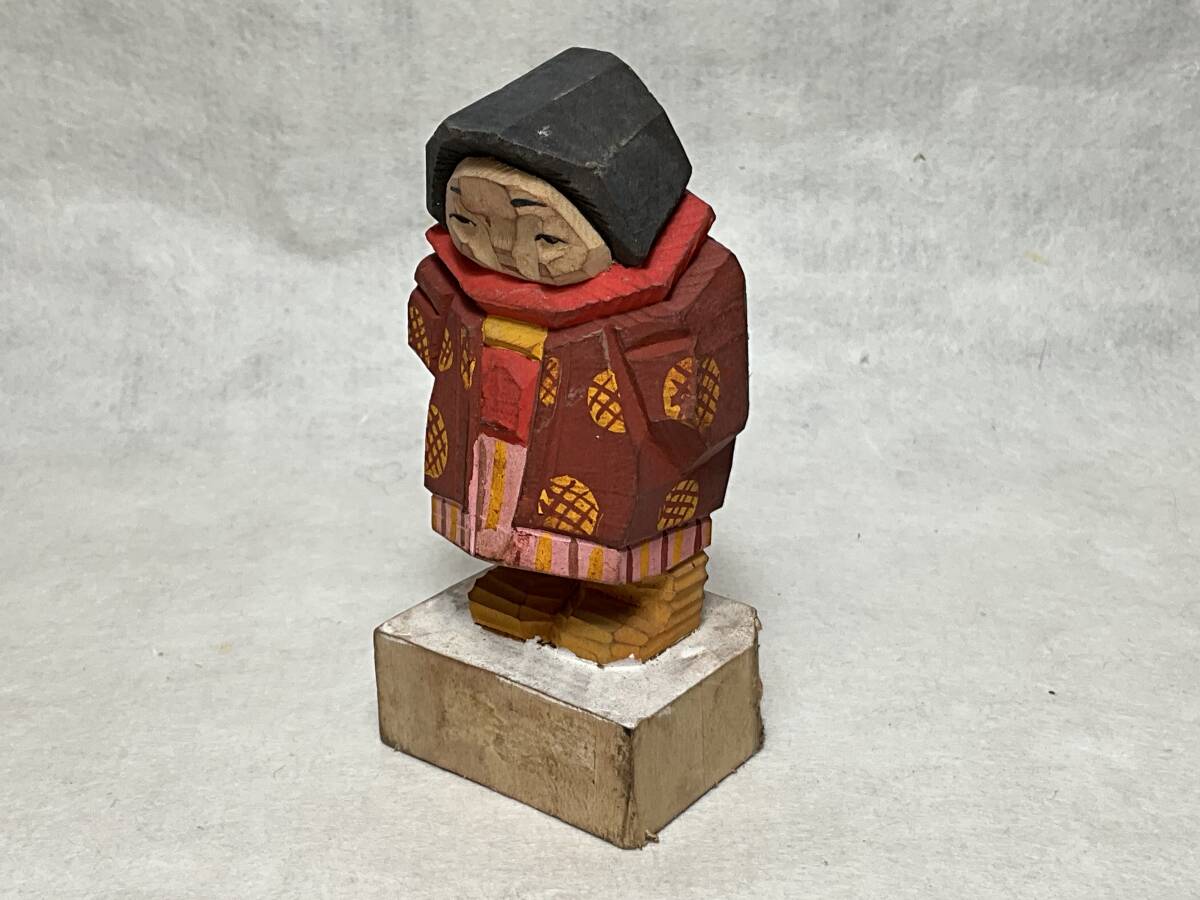. женщина Nakamura .? один меч гравюра / старый игрушка сельское хозяйство . изобразительное искусство . земля производство дерево край кукла 