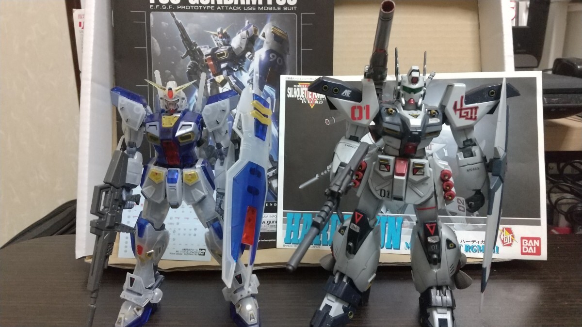 1/100 MG F90ガンダムベースクリア、舊キット ハーディガン完成品　2體セット