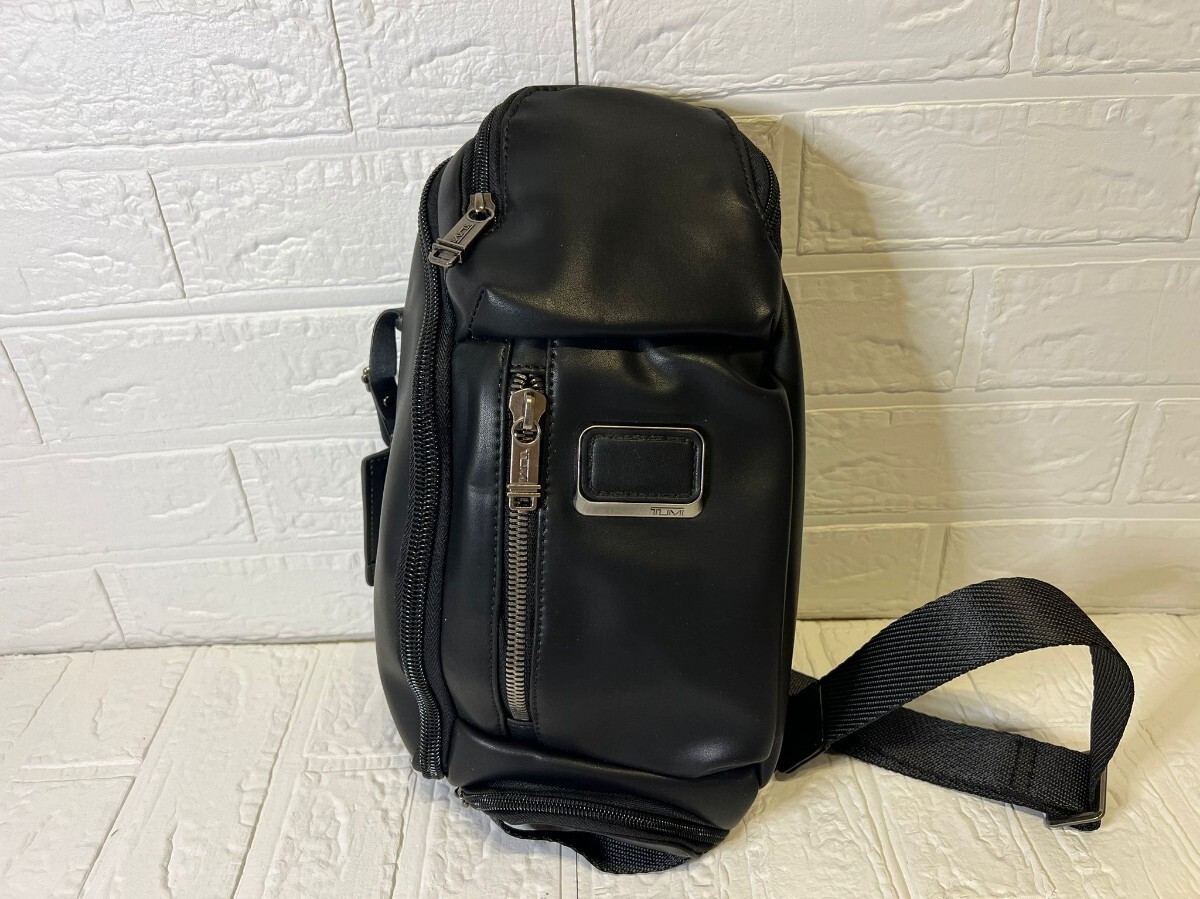 TUMI トゥミ　バッグ　レザー　ショルダーバッグ　ワンショルダー　斜め掛け