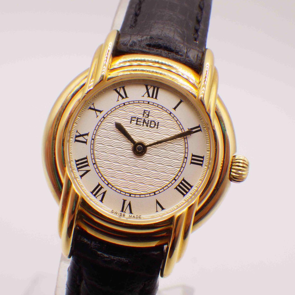 445063【1円スタート】FENDI フェンディ 350L オロロジ Dバックル レディース 時(shí)計(jì) クオーツ ケース25mm