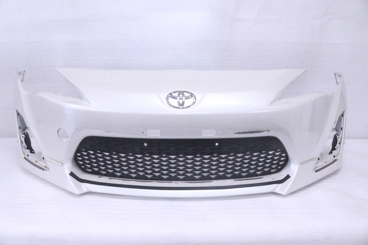 56-1502★前期★ZN6 86 ハチロク フロントバンパー ロアグリル付★57704CA000 ホワイトパール ジャンク品 純正★トヨタ (YM)