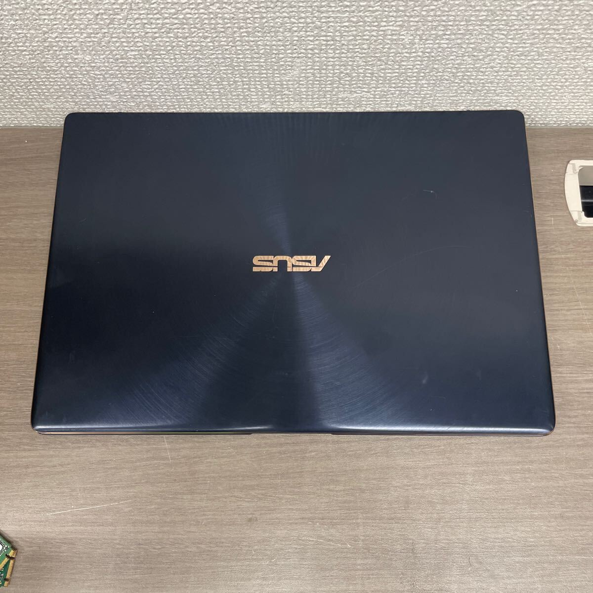 ④ASUS UX391U Corei7-8550 1.80GHz 16GB принадлежности нет ноутбук 