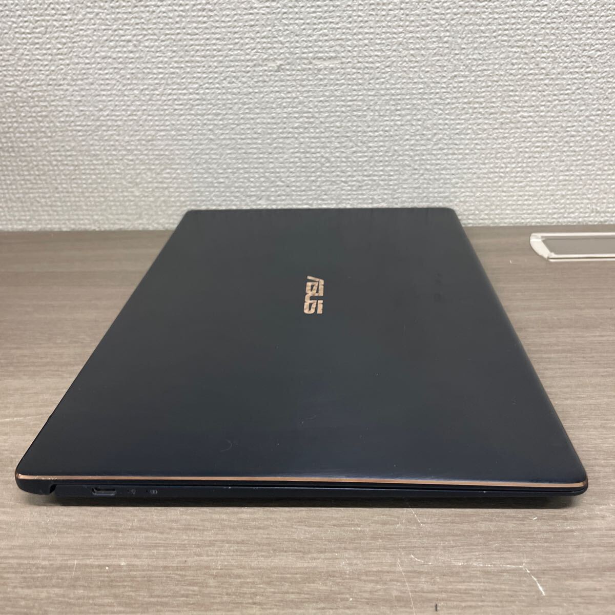④ASUS UX391U Corei7-8550 1.80GHz 16GB принадлежности нет ноутбук 