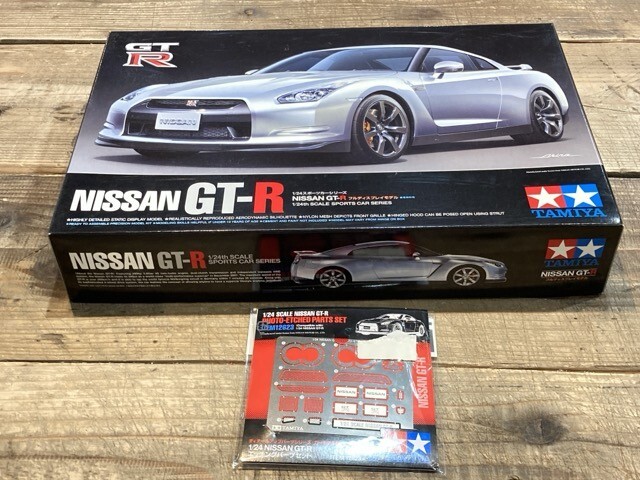 タミヤ 1/24 NISSAN GT-R ディスプレイモデル 24300 別売りエッチングパーツ付き/ジャンク [49-9186]