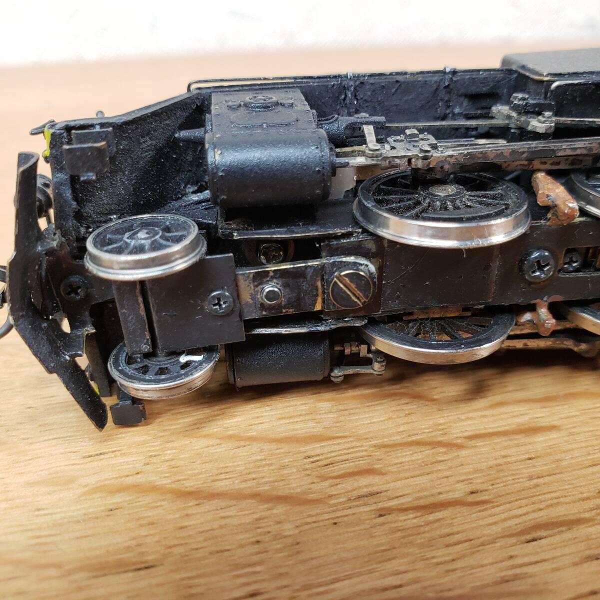  производитель неизвестен HO gauge (1/87 колесо ширина 12mm) C12 6 работоспособность не проверялась немного царапина, загрязнения есть 