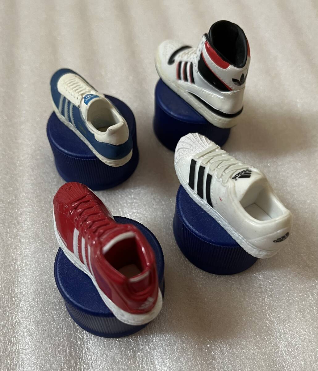 adidas【スニーカーボトルキャップ】4個_画像3