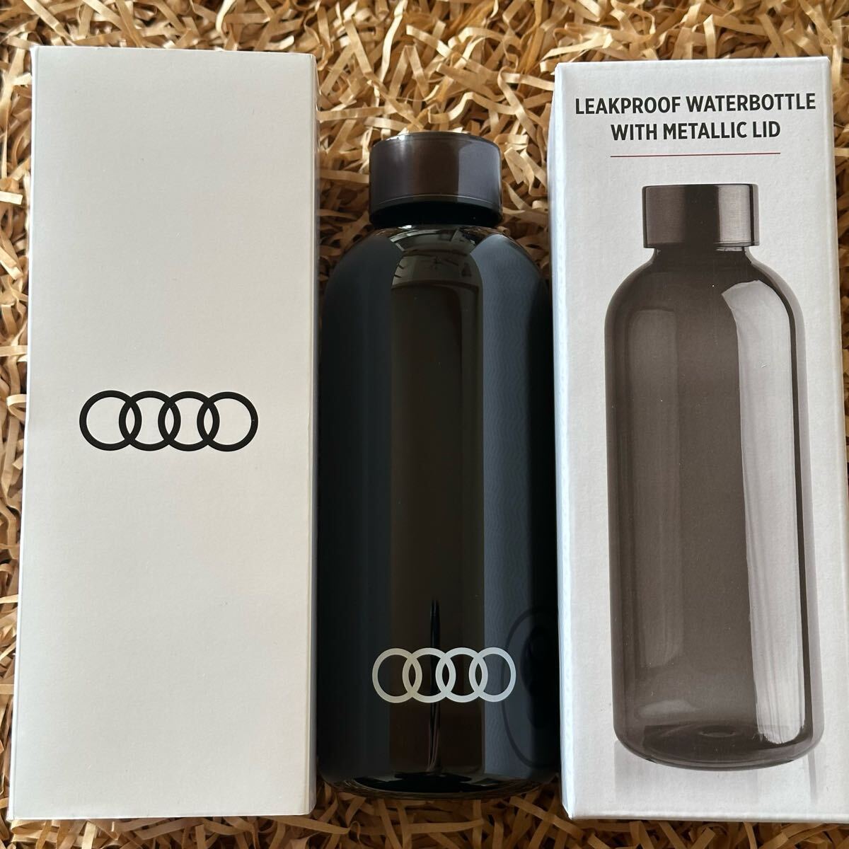 Audi アウディ ウォーターボトル 620ml タンブラー 水筒 プラスチック制 オシャレ ジム アウトドア 仕事 ランチタイム