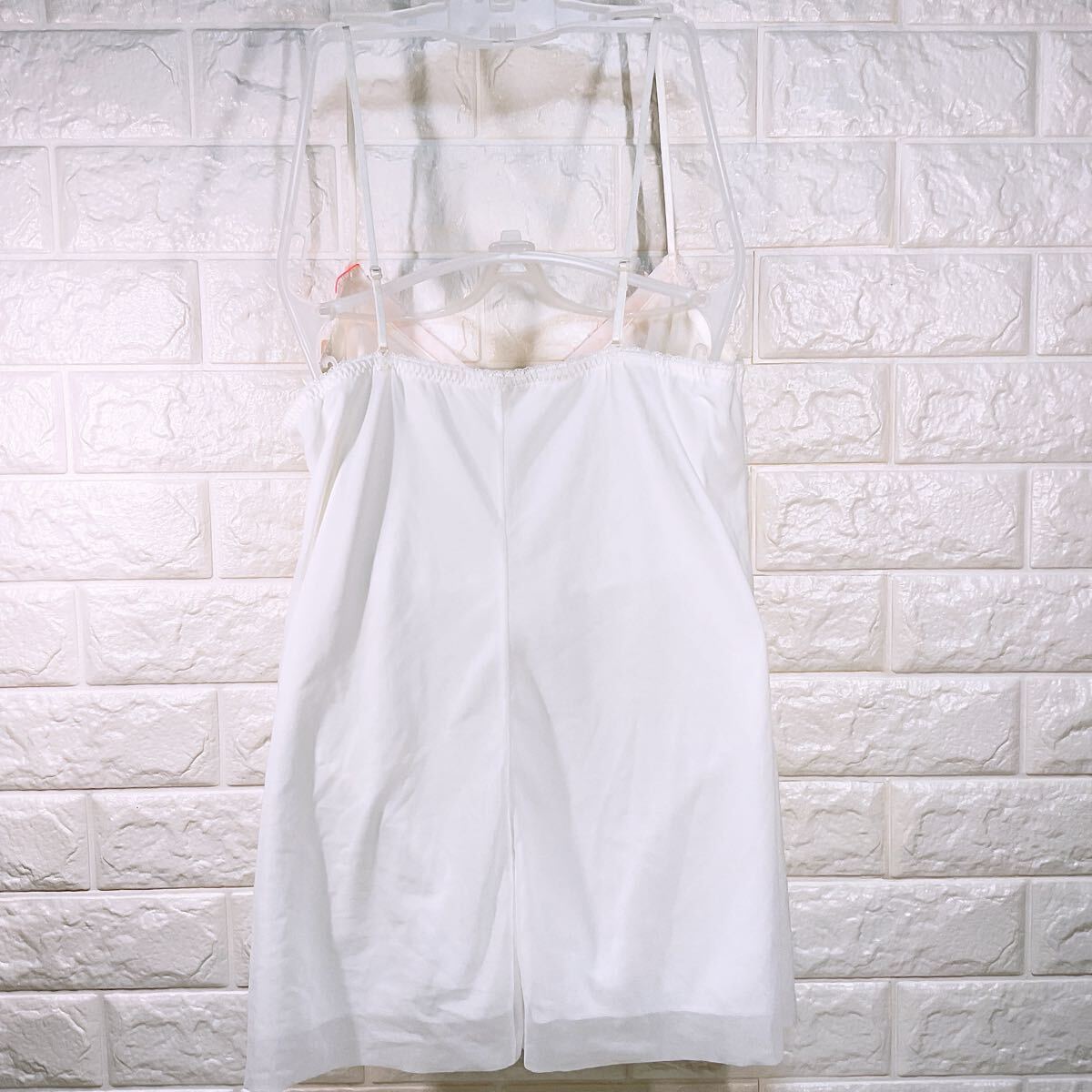 新品　トリンプ　アモスタイル　夢みるブラ　キャミソール ＆PT2ショーツセット　Lサイズ　ホワイト系_画像9
