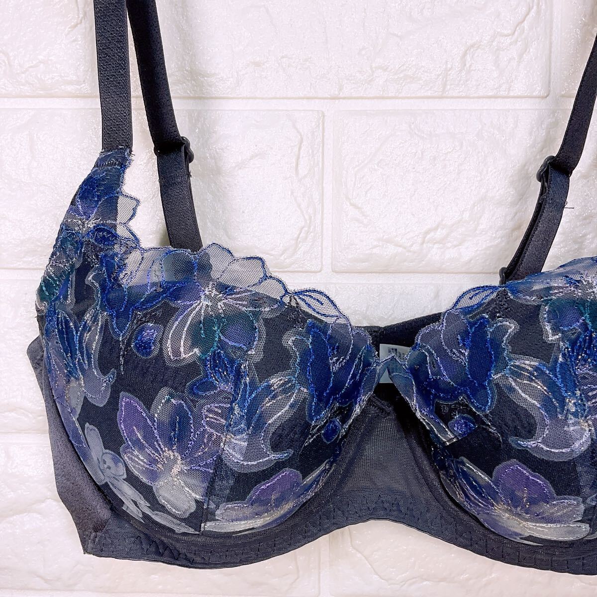 新品　トリンプ　天使のブラ 魔法のハリ感596 ブラジャー　D70 ブルー_画像3
