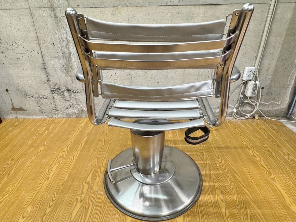 ◆1◆タカラベルモント、バーバー　電動カットチェア.一流ブランド ◇2◇タカラベルモント、バーバー 電動カットチェア.一流