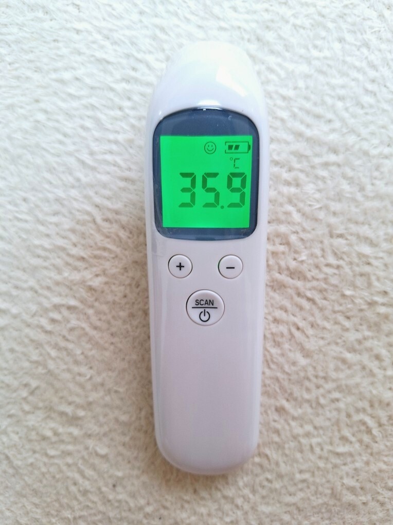 ★★美品【非接觸體溫計】動作確認済み、アルコール消毒済み