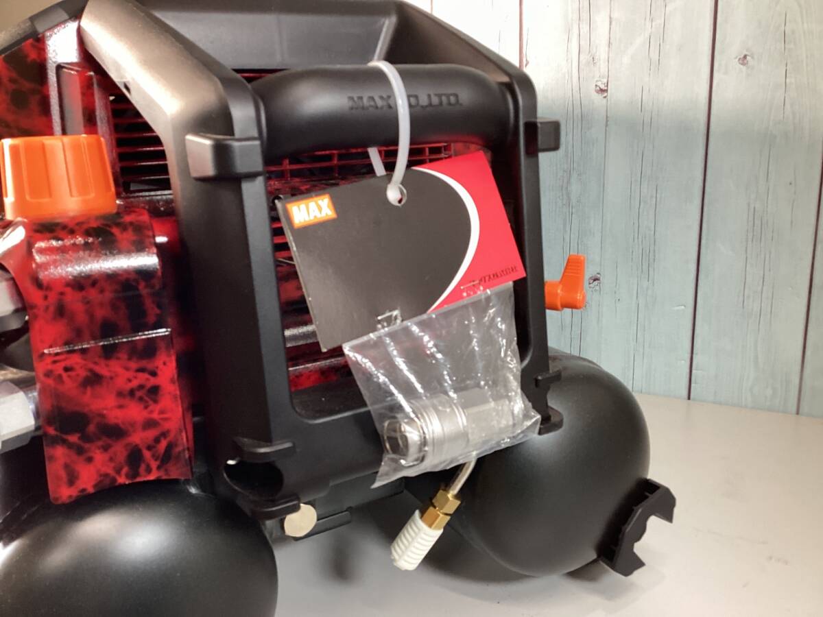 【未使用品(店頭展示品)】★マックス(MAX) 高圧専用エアコンプレッサー AK-HH1310E_ジュラシックレッド