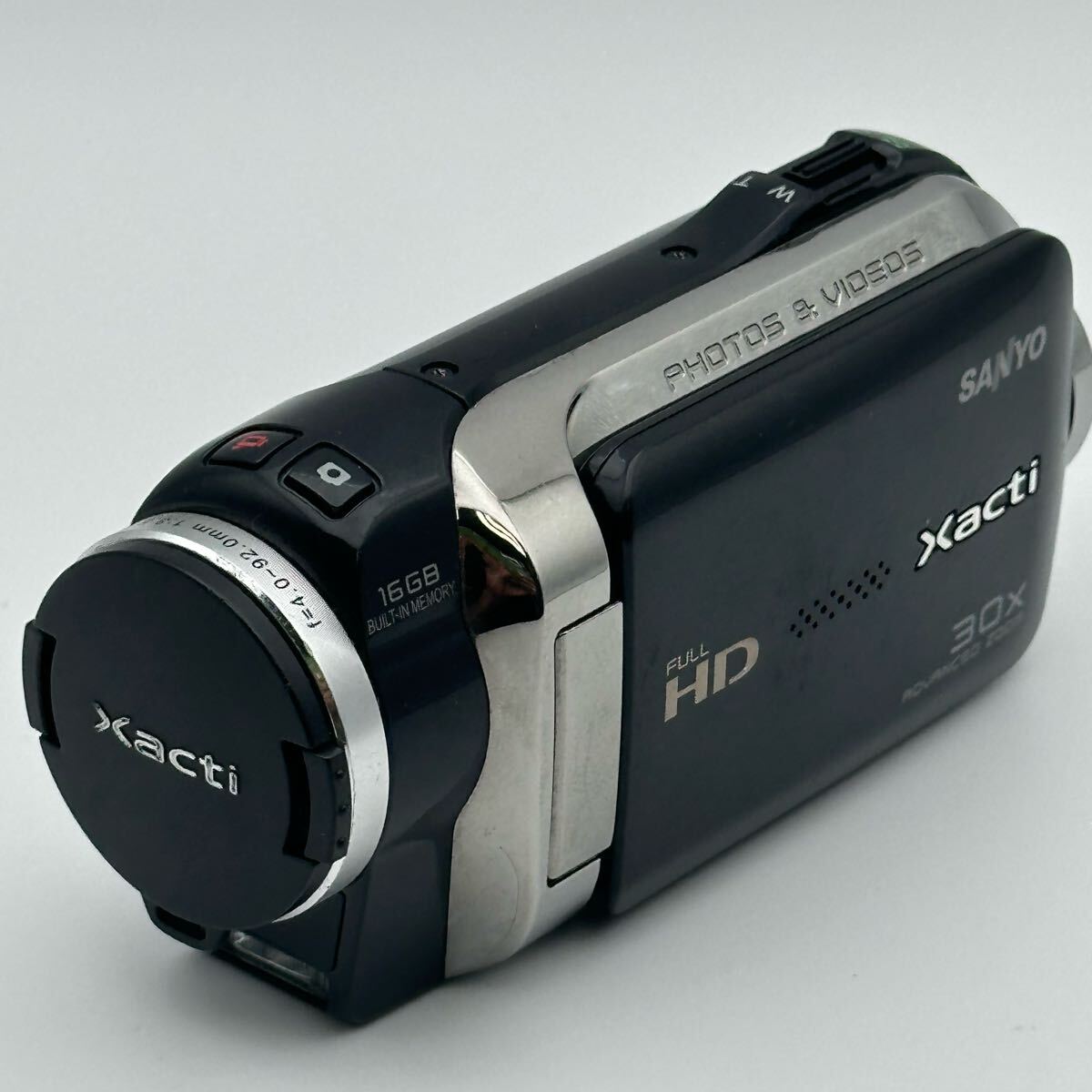 ∞ SANYO Xacti DMX-SH11 ハンディカム 本体のみ 通電動作未確認 ∞ SANYO Xacti DMX-SH11 ハンディカム 本体のみ 通電動作未確認