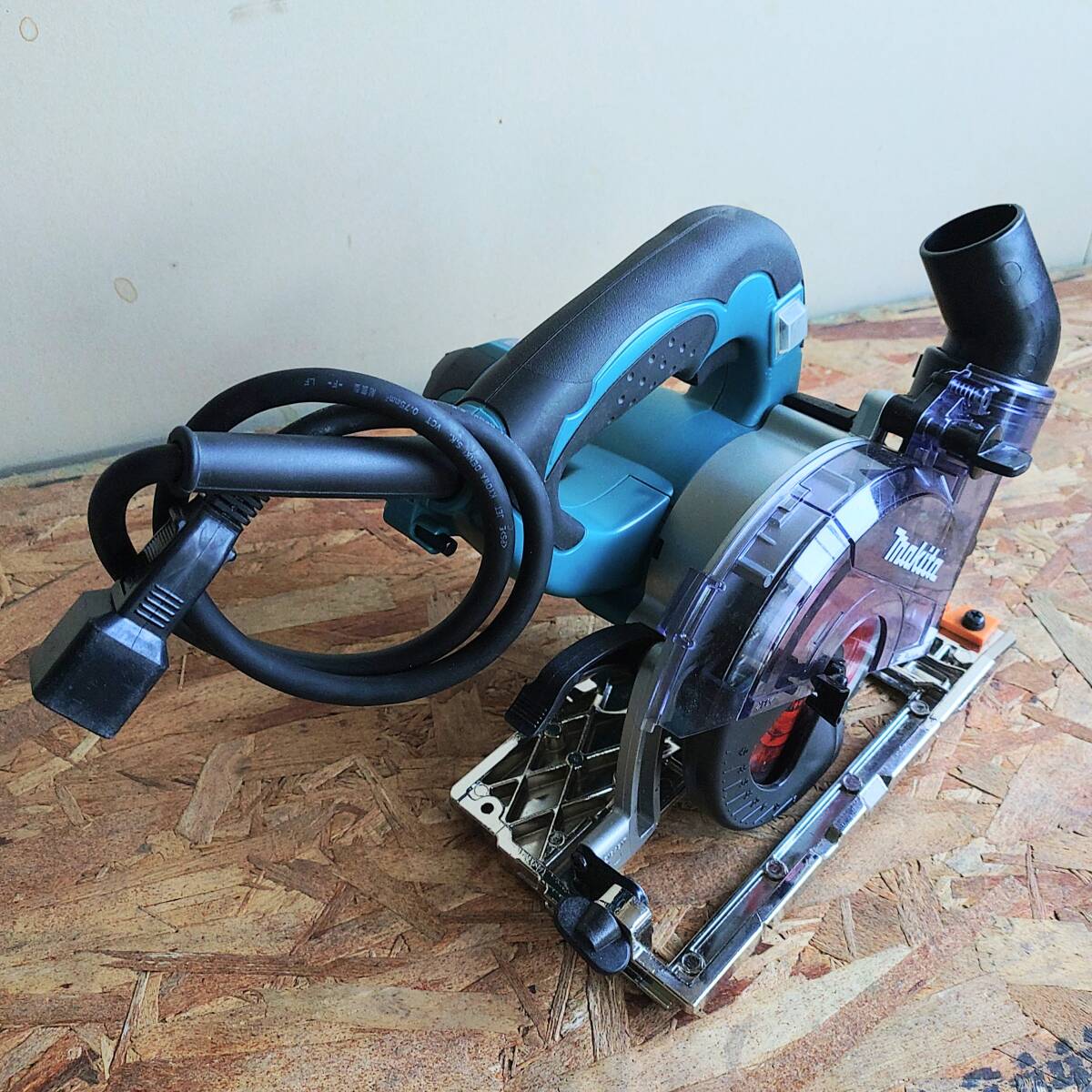 【送料無料?正常動(dòng)作品】マキタ 125mm 防じんマルノコ KS5000FX チップソー 防塵　使用數(shù)回程度の美品　オマケ付き！