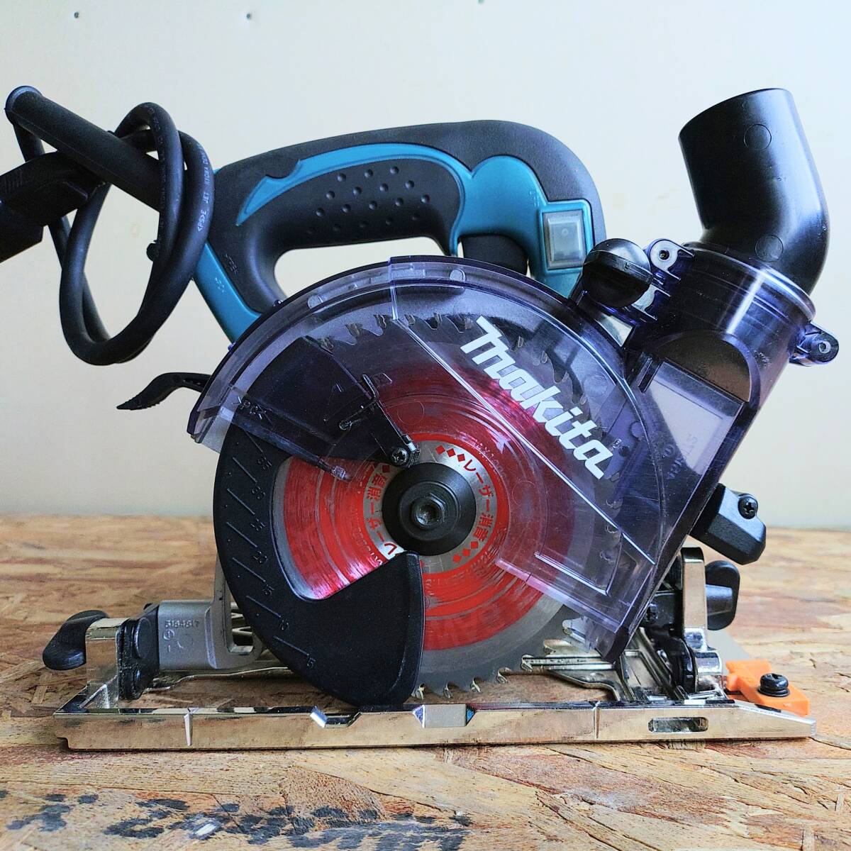 【送料無料?正常動(dòng)作品】マキタ 125mm 防じんマルノコ KS5000FX チップソー 防塵　使用數(shù)回程度の美品　オマケ付き！