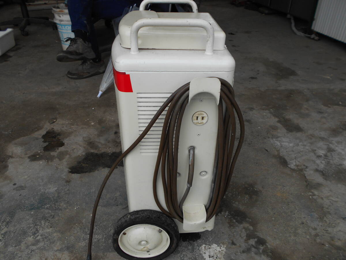バッテリー充電器