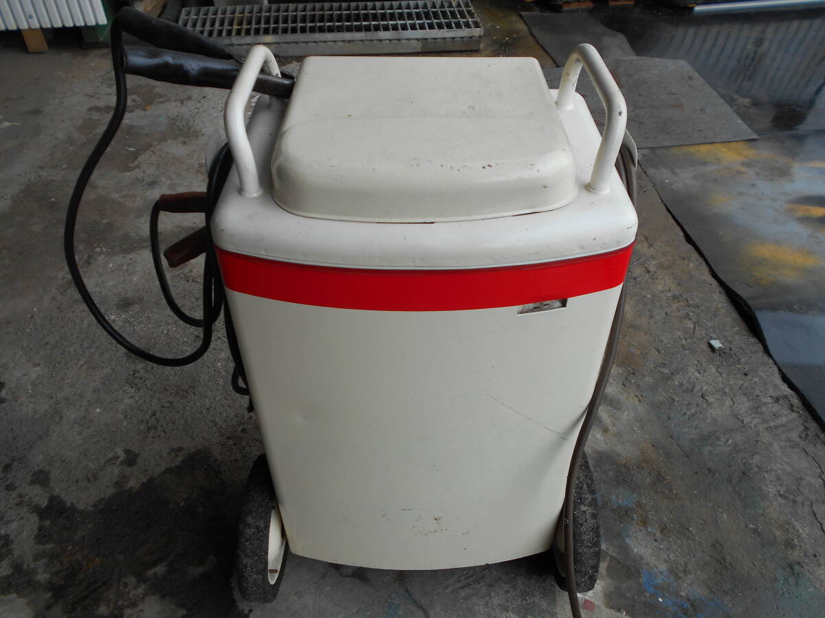 バッテリー充電器