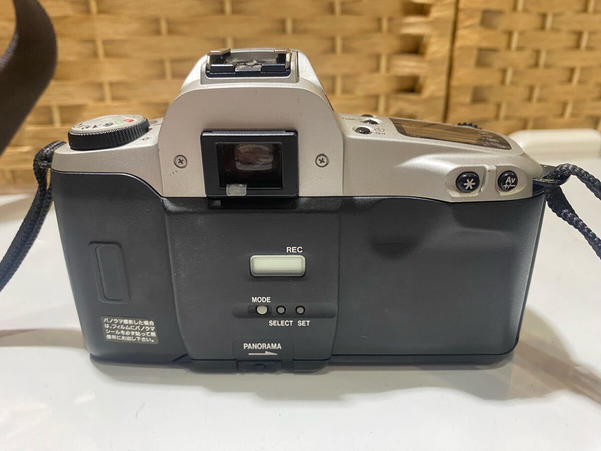 52775【自宅保管品】Canon EOS Kiss 一眼レフフィルムカメラ キャノン レンズ2個付 35-80mm 75-300mm