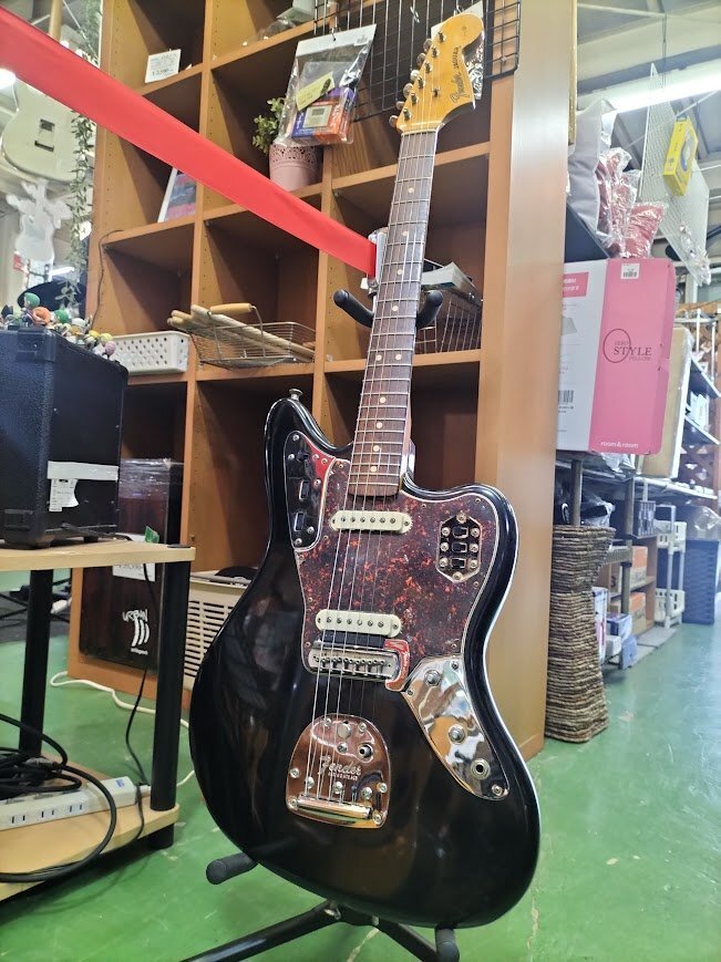 ■FENDER USA/American Vintage '62 Jaguar Vシリアル 2002年 純正ハードケース鍵片方壊れあり■