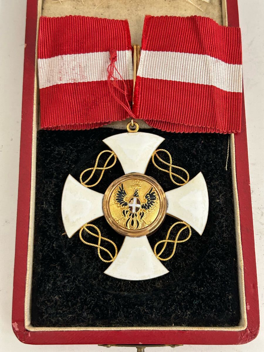  зарубежный орден Италия .. орден знак отличия в коробке античный 