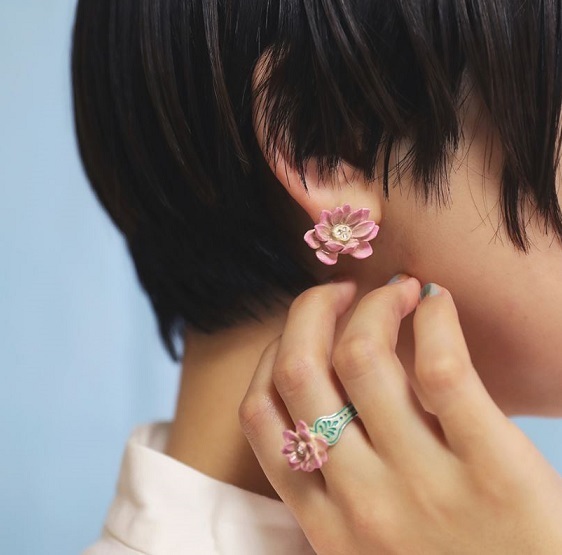 蓮華ピアス ピアス 花 パルナートポック 送料無料 ブラフシューペリア ポストタイプ サージカルステンレス 蓮 レンゲ 蓮華_画像4