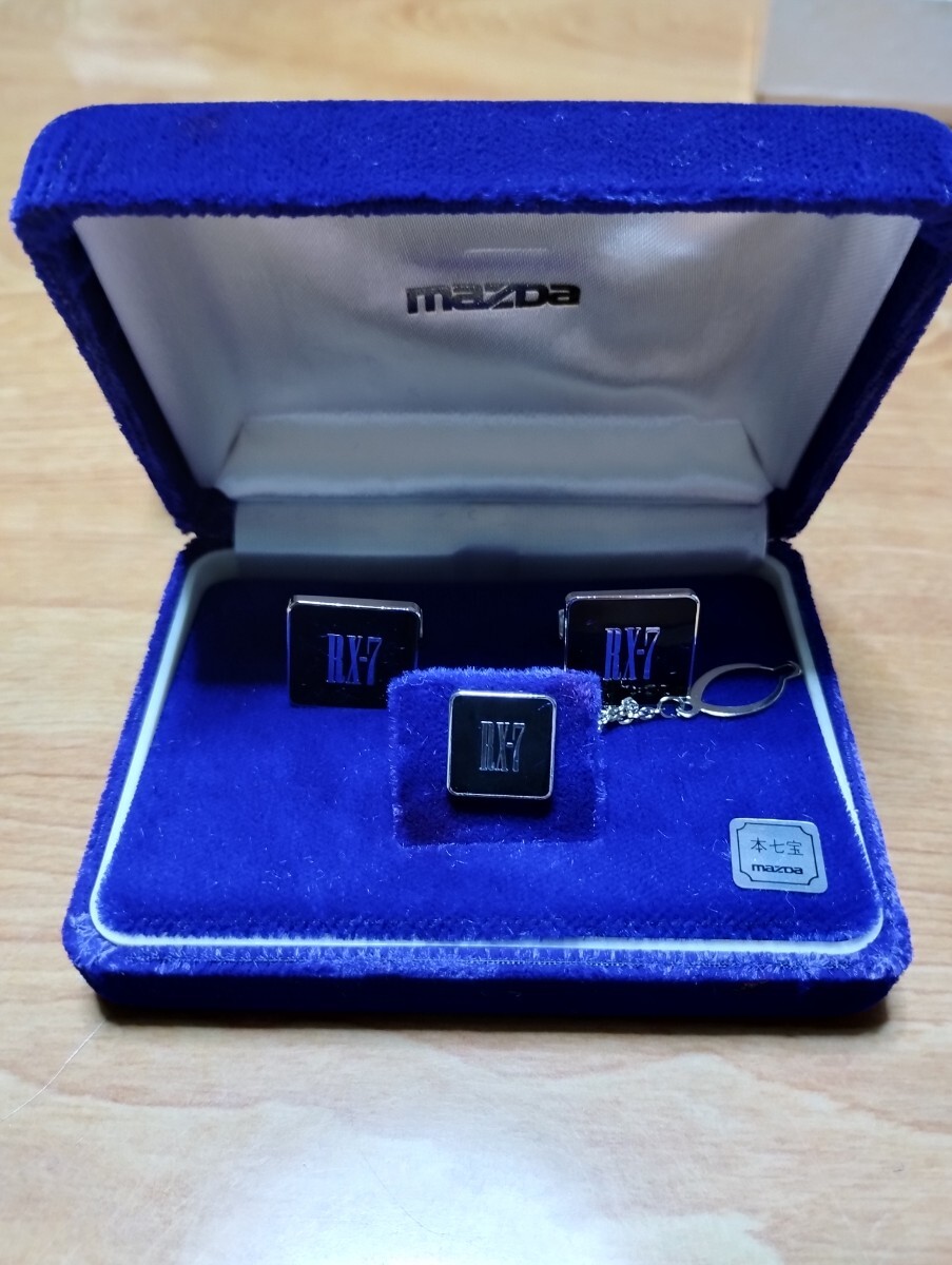 ★マツダ MAZDA RX-7 ピンバッチ 本七宝 记念品(｀ー´)★