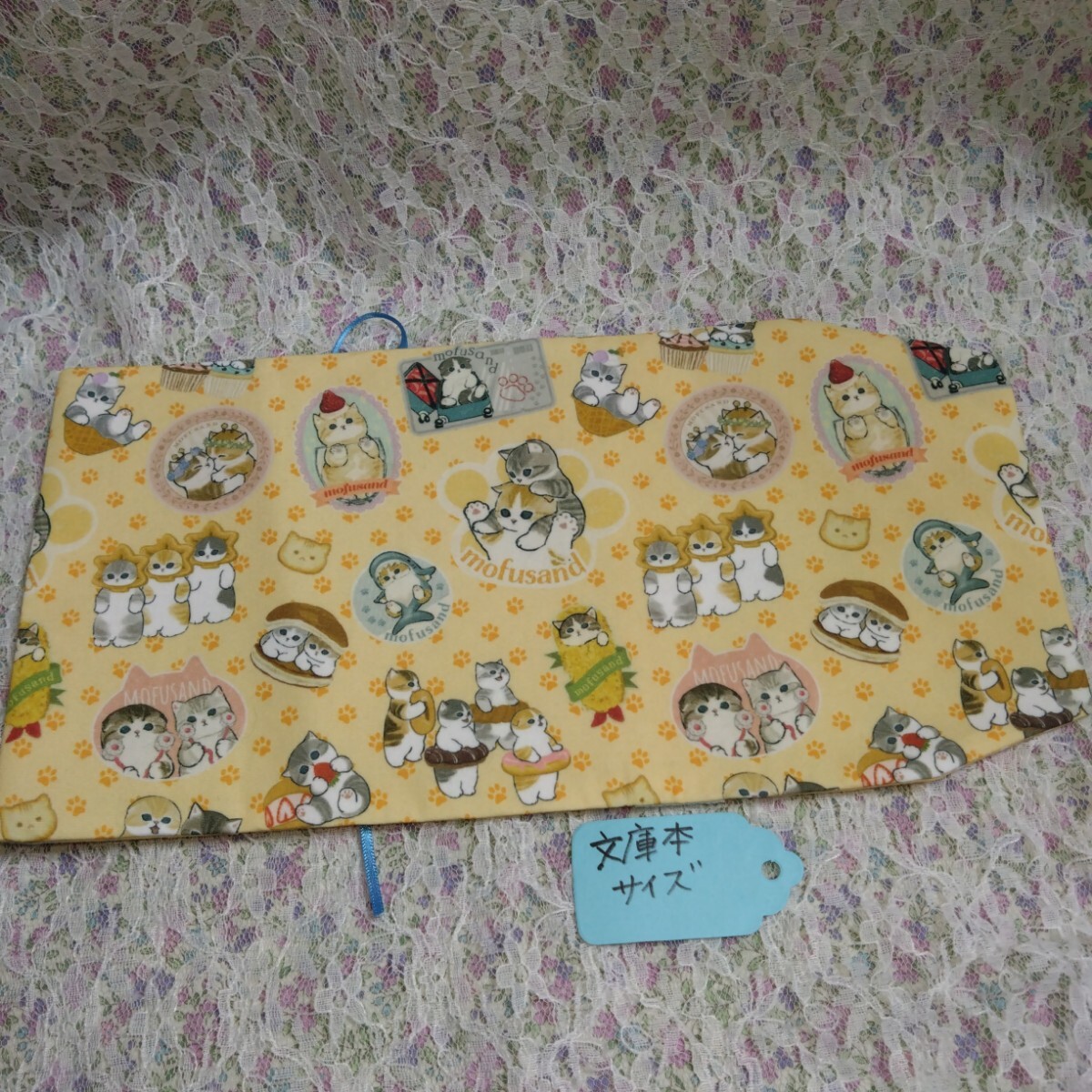 文庫本sizeブックカバー　猫柄　黄色　ハンドメイド　シーチング　モフサンド風_画像1