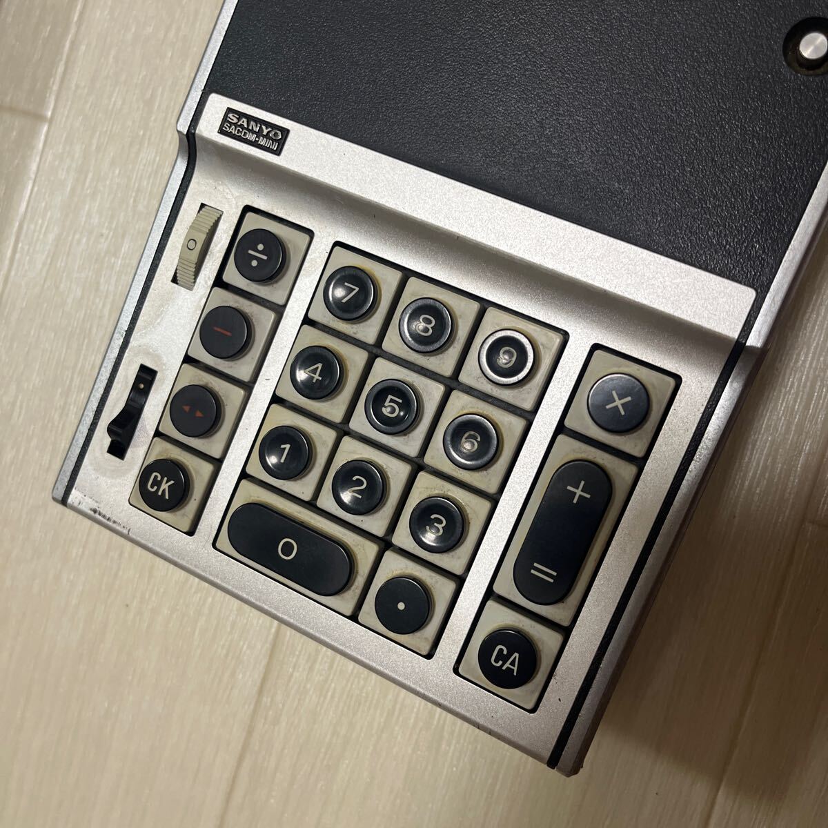 サンヨー　ニキシー菅　 電卓　 SANYO サコムミニ　SACOM-MINI ICC-82D ジャンク　 レトロ　 昭和レトロ　