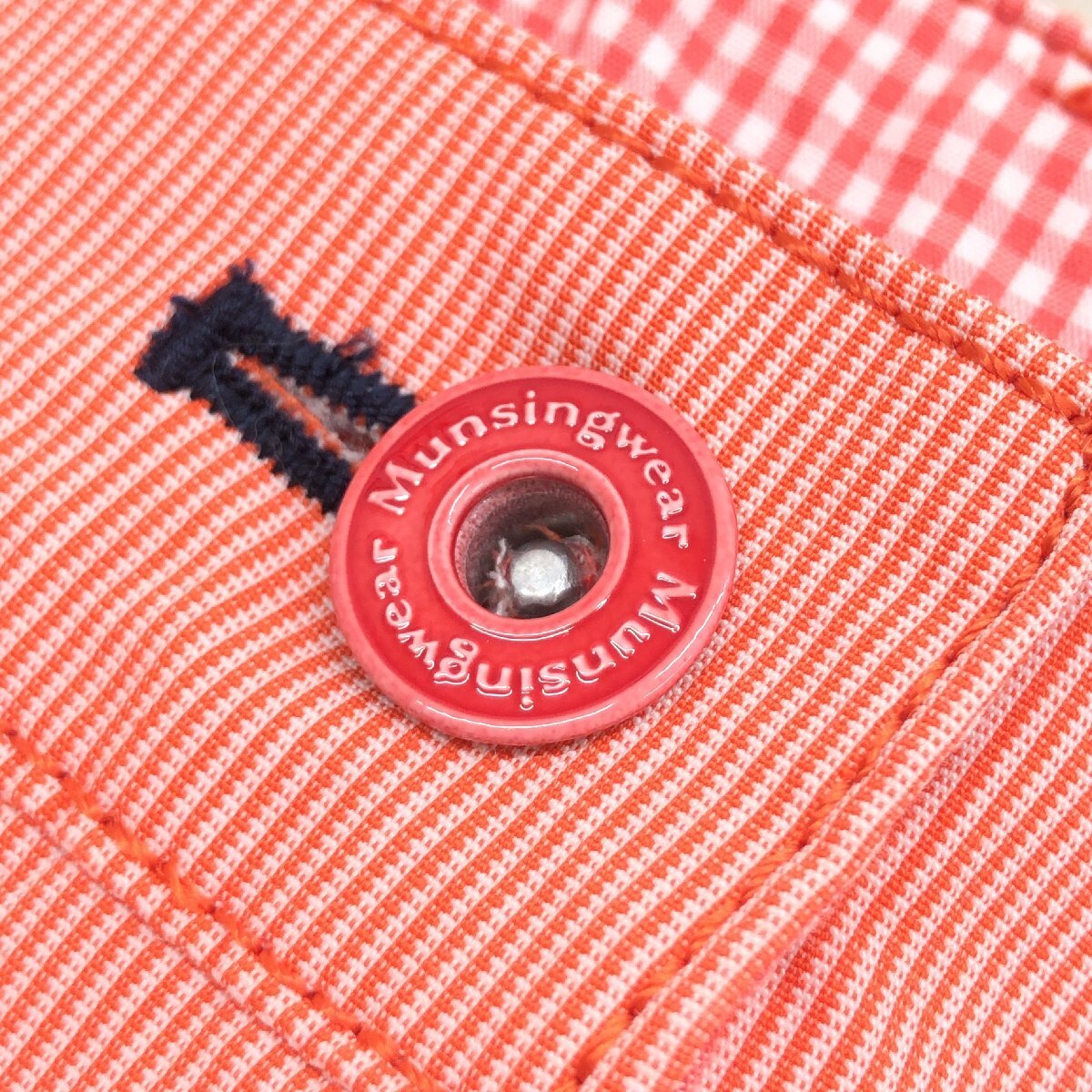 美品 MUNSINGWEAR マンシングウェア 吸水速干 ドライ ストレッチ ゴルフパンツ 9(M) w72 朱色 バーミリオン ストライプ スラックス 婦人