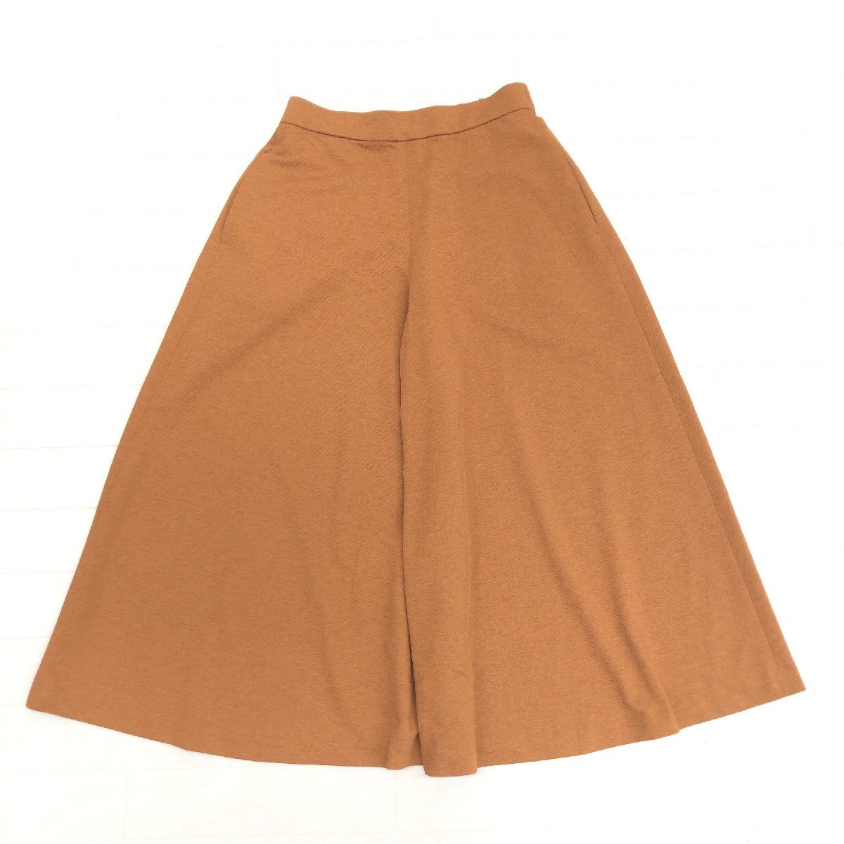 美品 yangany ヤンガニー 定価15,000円+税 ノルディスフラット フレアーパンツ 36 キャメル 日本製 ワイド ガウチョパンツ イージーパンツ_画像1