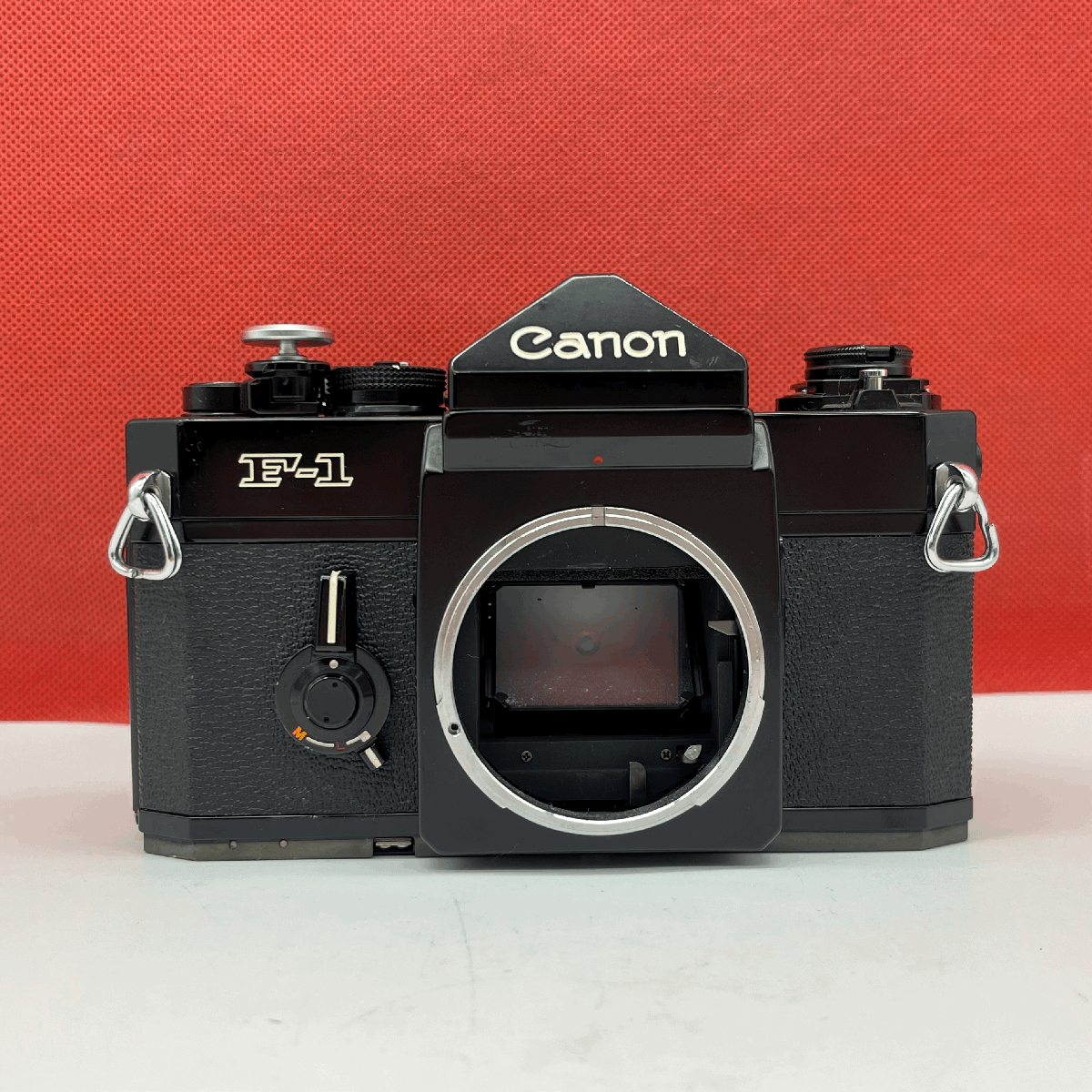 ▽207 Canon F-1 舊F-1 后期 一眼レフカメラ フィルムカメラ ボディ 動(dòng)作確認(rèn)済 シャッター、露出計(jì)OK 現(xiàn)狀品 キャノン