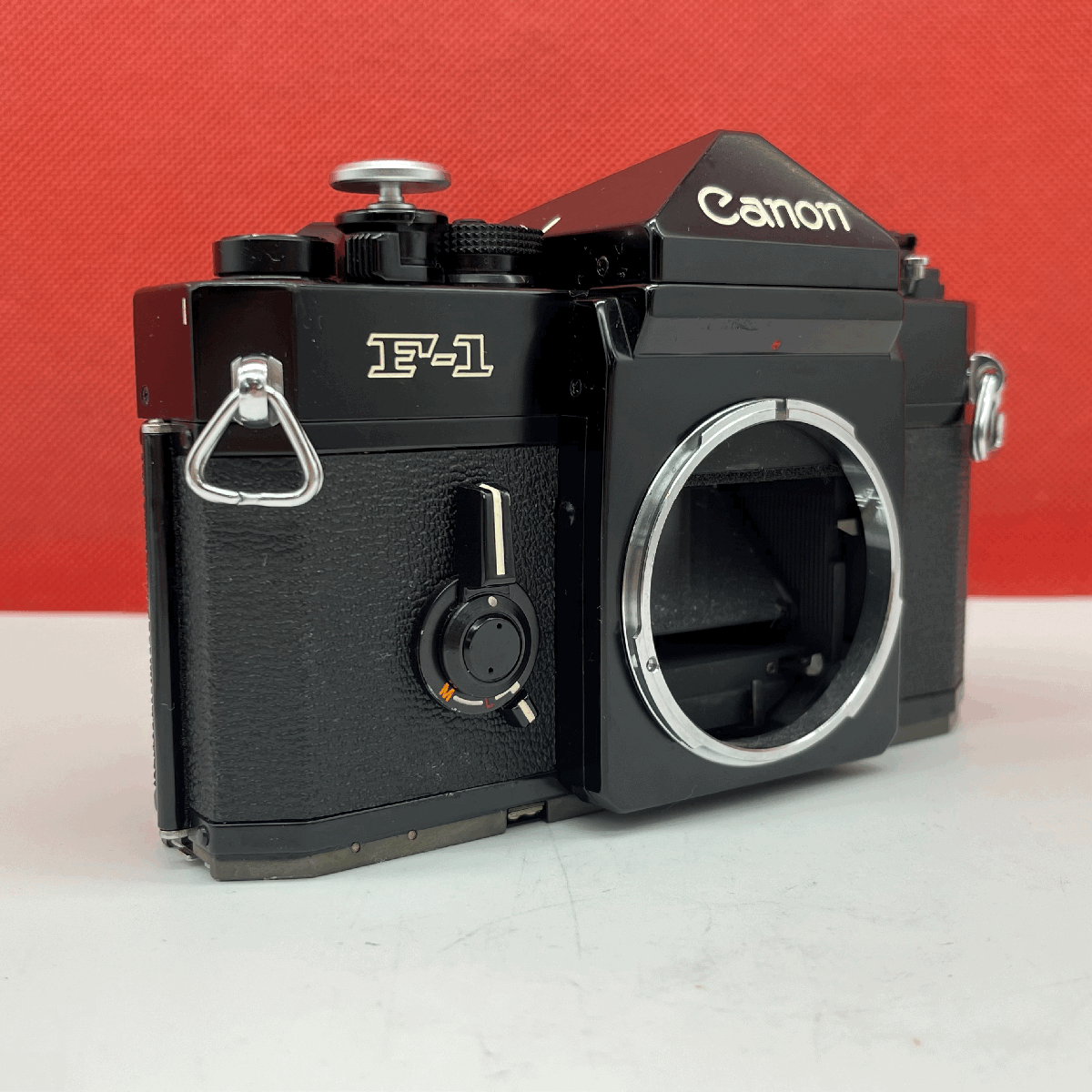 ▽207 Canon F-1 舊F-1 后期 一眼レフカメラ フィルムカメラ ボディ 動(dòng)作確認(rèn)済 シャッター、露出計(jì)OK 現(xiàn)狀品 キャノン